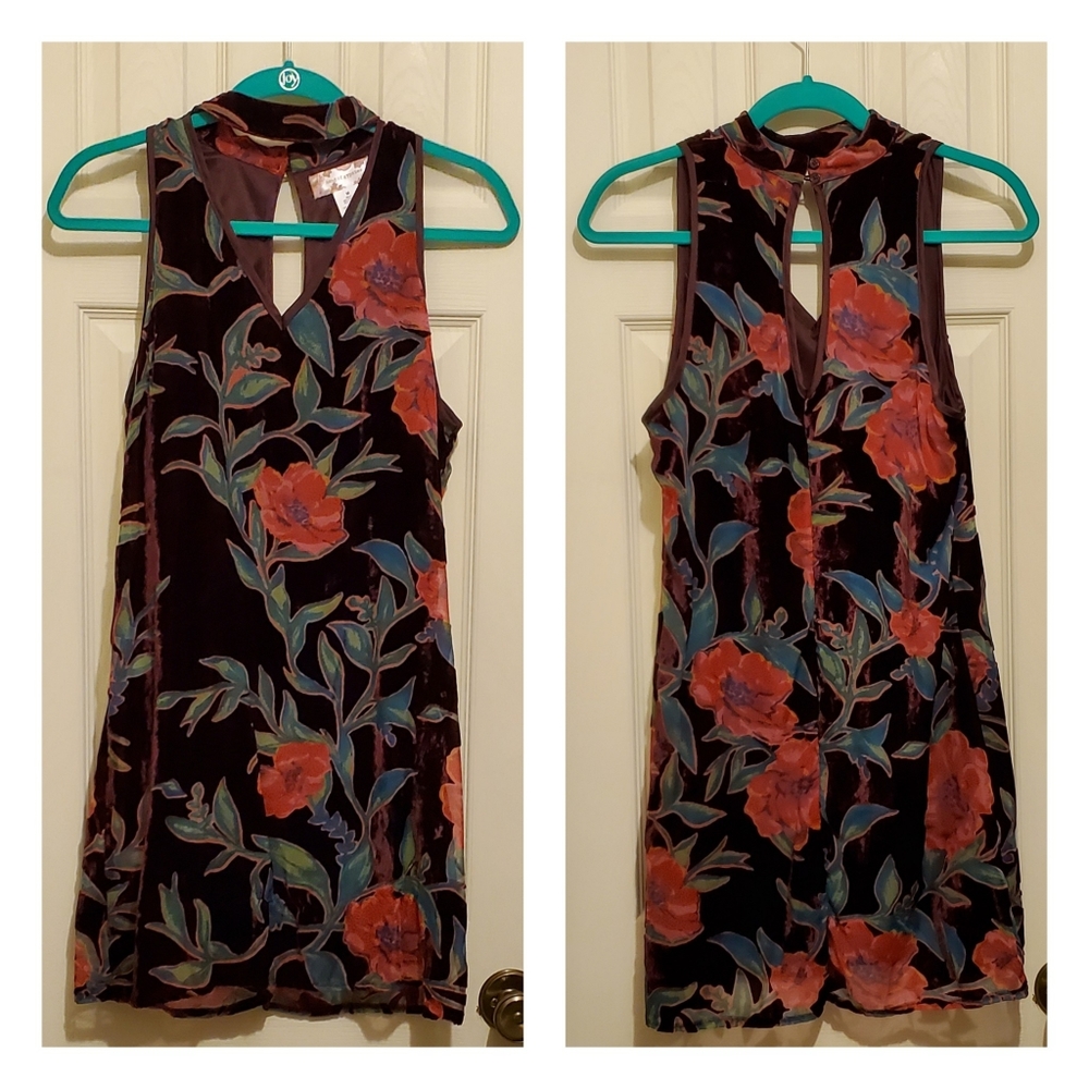Beautiful Floral Velvet Dress (M)